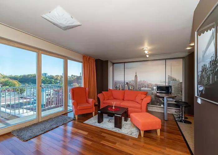 Panoramic City Centre Apartment By Polo Apartments